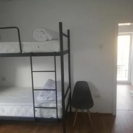 Vintage Hostel *